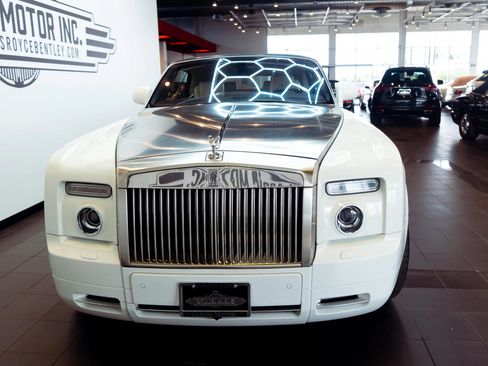 Used 2011 Rolls-Royce Phantom Drophead Coupe RWD image 16