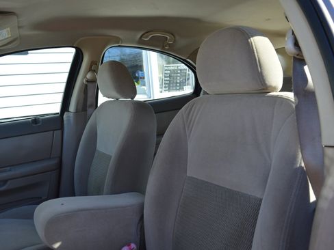 Used 2003 Ford Taurus SE image 10
