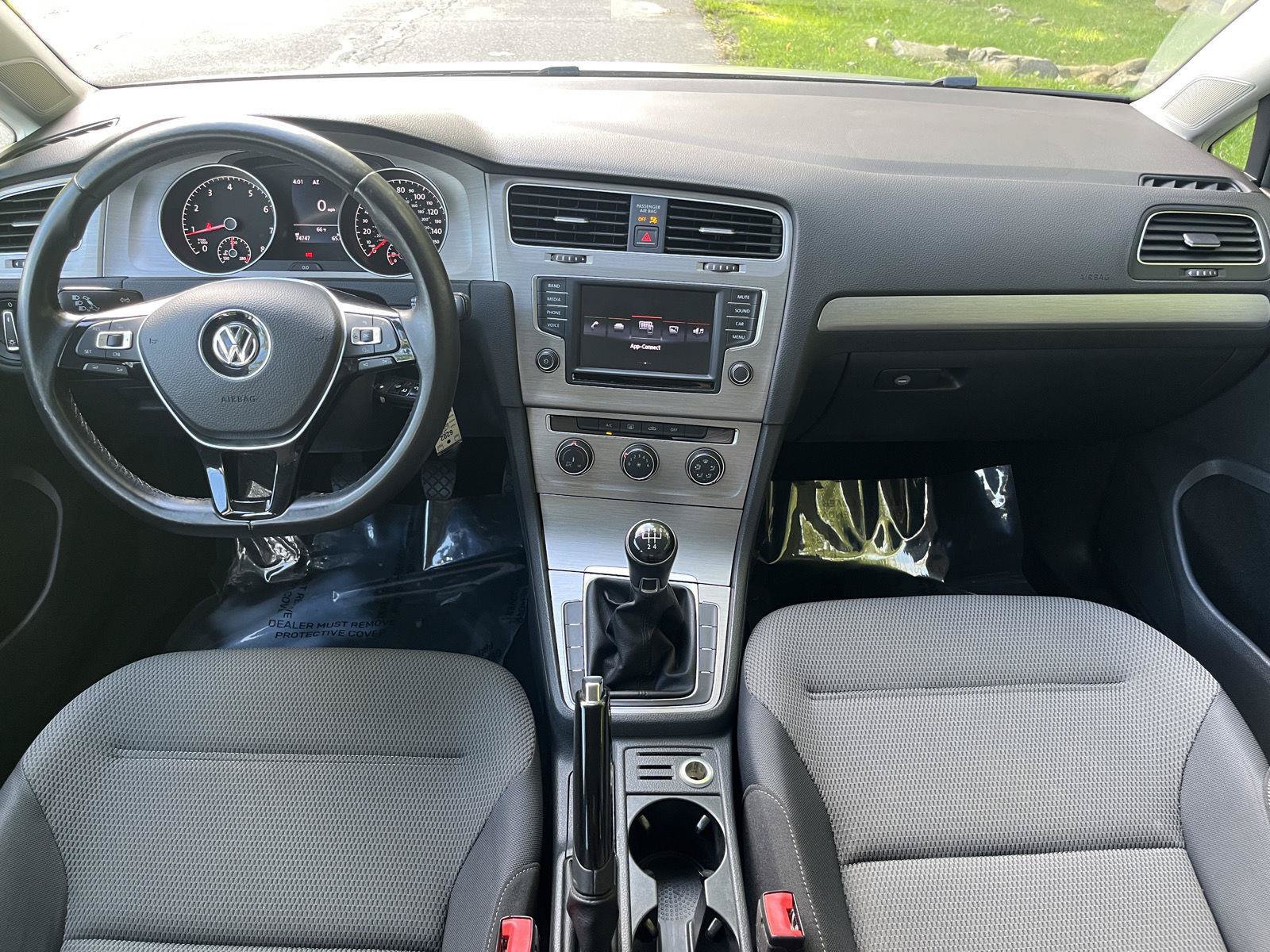 Used 2016 Volkswagen Golf S FWD image 18
