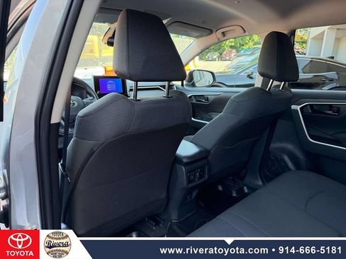 Used 2023 Toyota RAV4 LE AWD/4WD image 16