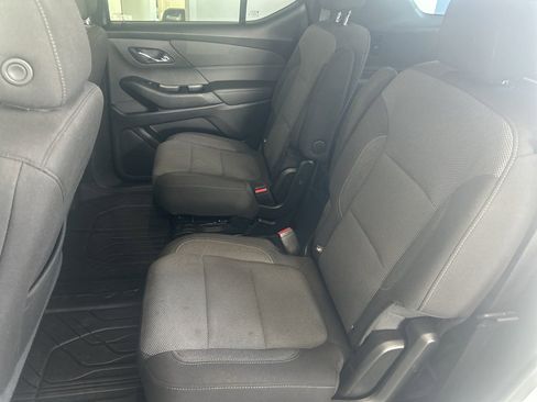 Used 2023 Chevrolet Traverse LT image 23