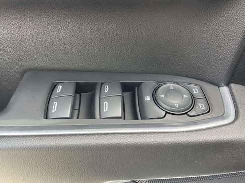 Used 2022 Chevrolet Silverado 1500 LT AWD/4WD image 18