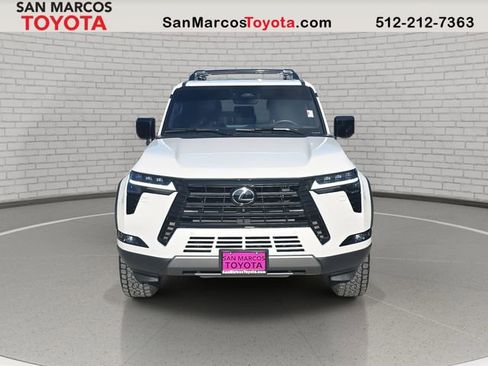 Used 2024 Lexus GX 550 image 2