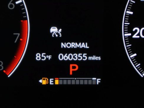 Used 2025 Honda Pilot TrailSport image 14
