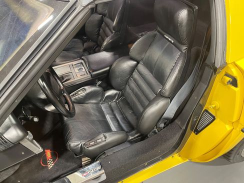 Used 1990 Chevrolet Corvette ZR-1 RWD image 80