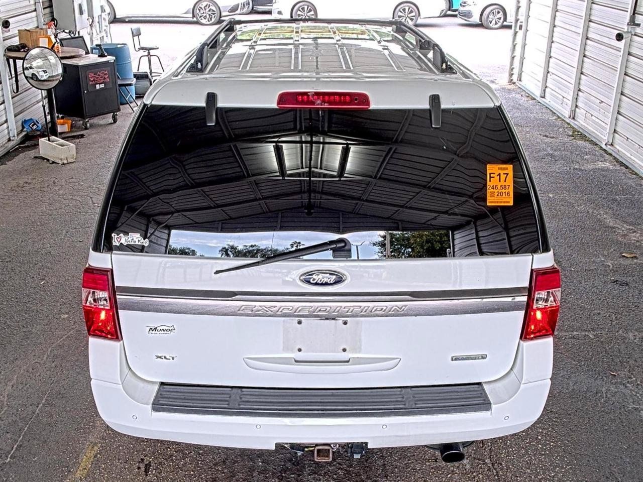 Used 2016 Ford Expedition XLT RWD image 4