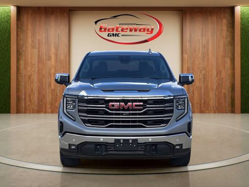 Used 2024 GMC Sierra 1500 SLT RWD image 2