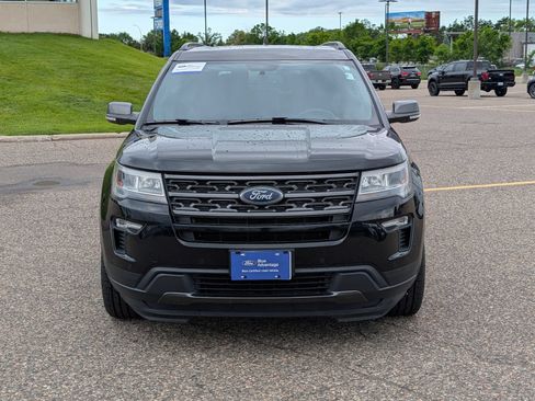 Certified 2018 Ford Explorer XLT w/ Equipment Group 202A AWD/4WD image 10