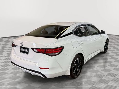 Used 2025 Nissan Sentra SV FWD image 9