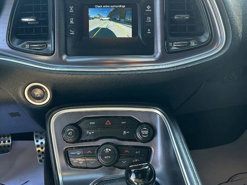 Used 2016 Dodge Challenger R/T image 21