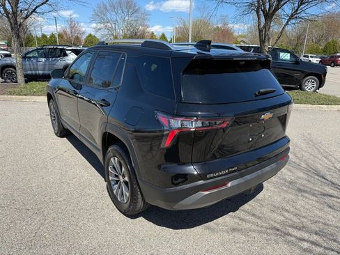 Used 2025 Chevrolet Equinox LT w/ Convenience Package II AWD/4WD image 3
