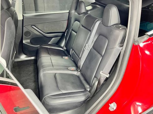 Used 2022 Tesla Model Y Long Range AWD/4WD image 16