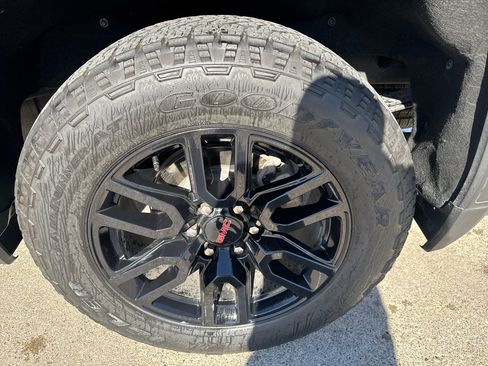 Used 2023 GMC Sierra 1500 Elevation image 10