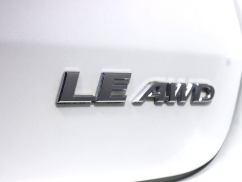 Used 2019 Toyota Highlander Plus AWD/4WD image 36