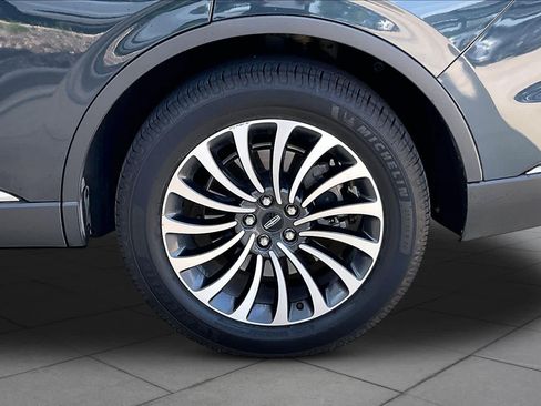 Used 2023 Lincoln Aviator Reserve w/ Equipment Group 201A AWD/4WD image 10