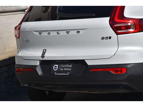 Certified 2025 Volvo XC40 B5 Ultra w/ Protection Package Premier image 30