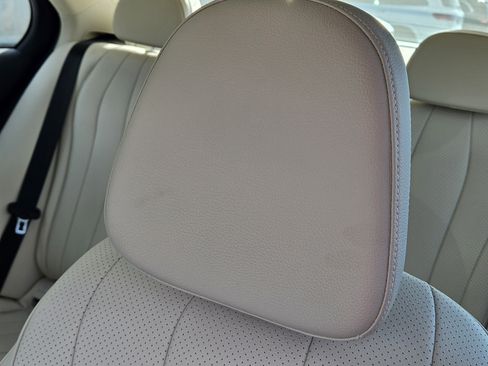 Used 2025 Mercedes-Benz E 350 Sedan image 15