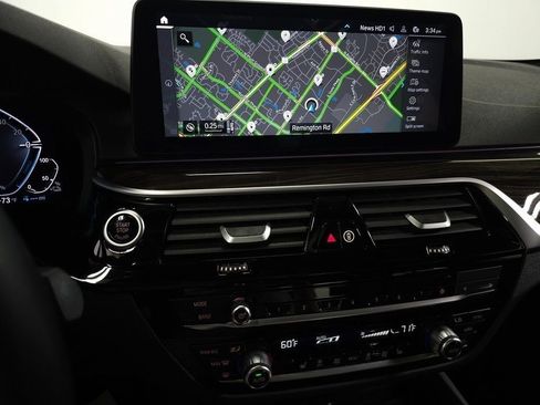 Used 2023 BMW 530e xDrive w/ Premium Package image 28