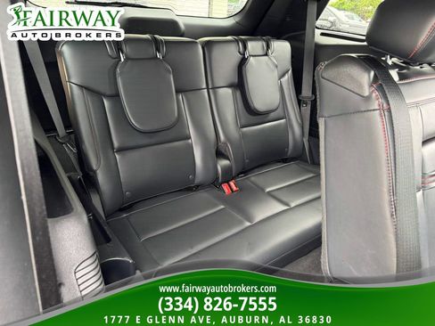 Used 2025 Ford Explorer ST-Line w/ ST-Line Street Pack AWD/4WD image 14
