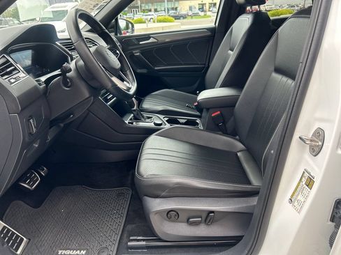 Used 2024 Volkswagen Tiguan SE R-Line AWD/4WD image 10