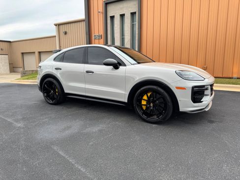 Used 2024 Porsche Cayenne Turbo GT AWD/4WD image 3