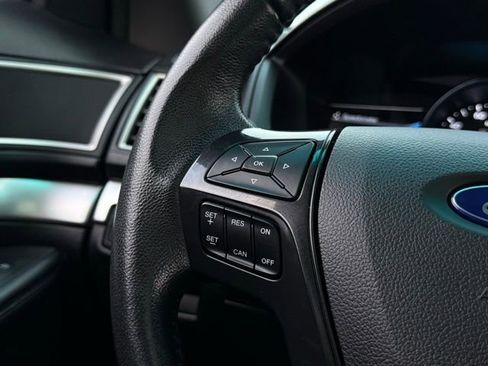 Certified 2017 Ford Explorer XLT w/ Equipment Group 202A image 9