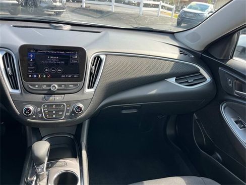 Used 2024 Chevrolet Malibu LT image 13