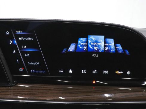 Used 2024 Cadillac Escalade Premium Luxury Platinum image 39