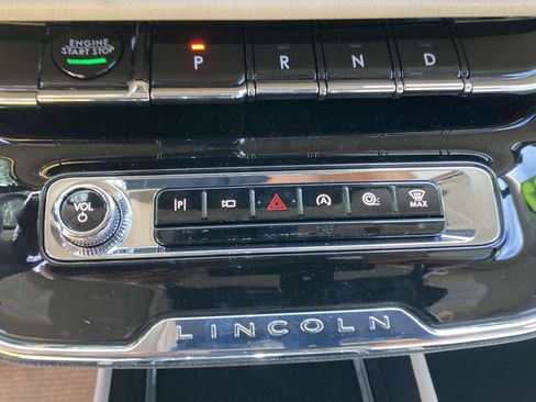 New 2025 Lincoln Corsair Reserve w/ Jet Appearance Package image 25