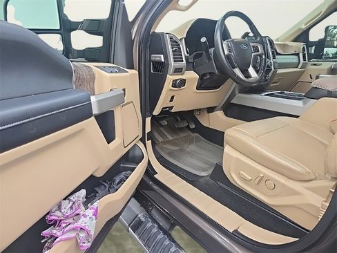 Used 2017 Ford F250 Lariat image 12
