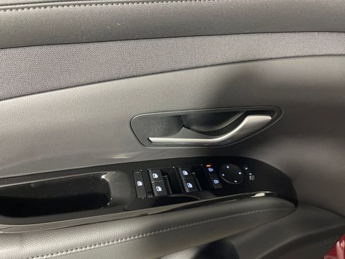 Certified 2025 Hyundai Tucson Limited image 18