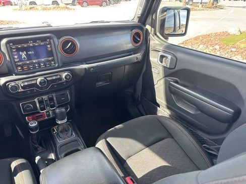 Certified 2021 Jeep Gladiator Mojave image 17