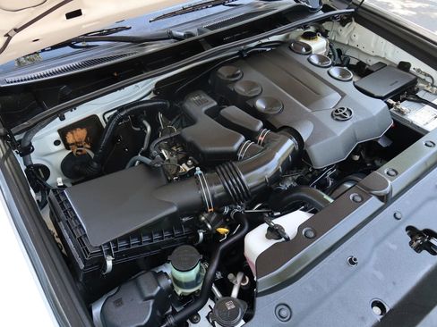 Used 2014 Toyota 4Runner SR5 RWD image 29