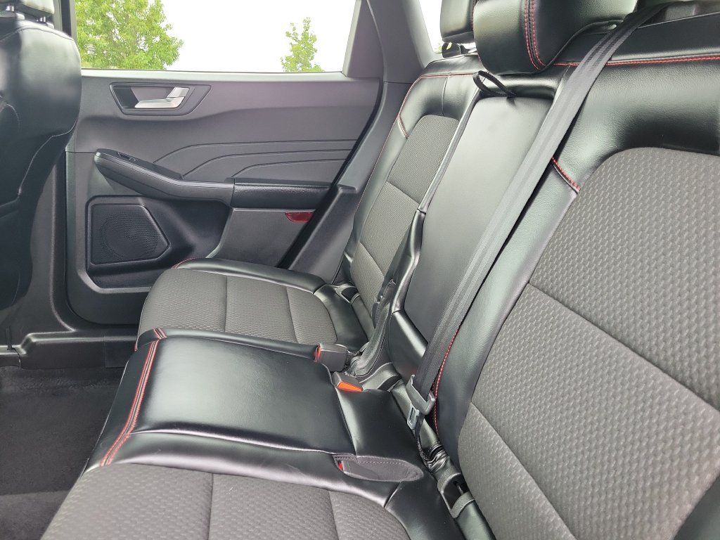 Used 2023 Ford Escape ST-Line w/ Tech Pack #1 FWD image 11