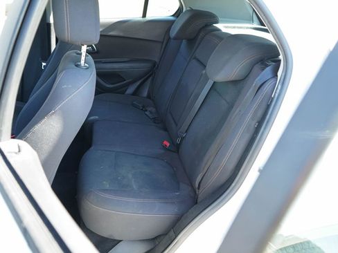 Used 2019 Chevrolet Trax LS image 9