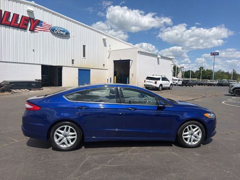 Used 2015 Ford Fusion SE FWD image 8