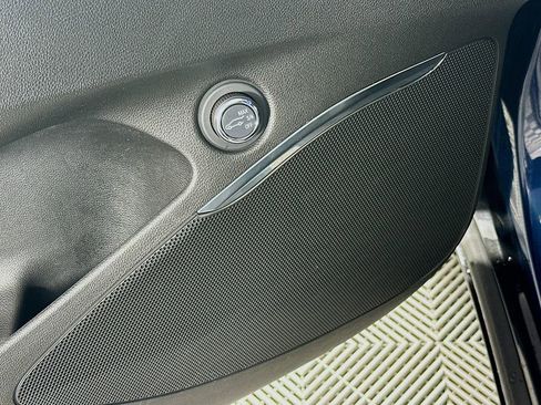 Used 2023 Buick Enclave Essence image 23