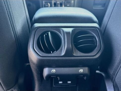 Used 2023 Jeep Wrangler Unlimited w/ Sun & Screen Package AWD/4WD image 29