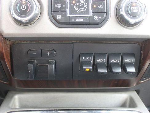 Used 2015 Ford F350 Lariat w/ Lariat Ultimate Package AWD/4WD image 26