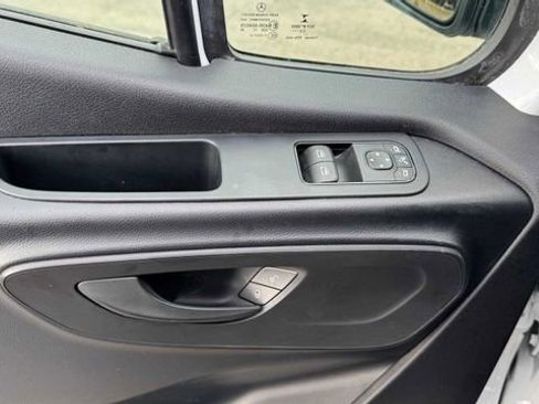 Used 2022 Mercedes-Benz Sprinter 2500 image 11