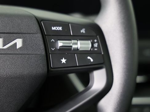 New 2025 Kia K4 LXS image 14