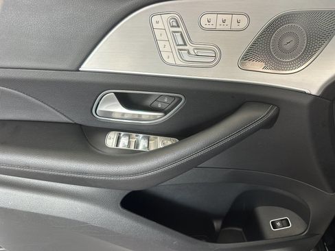 Used 2025 Mercedes-Benz GLE 350 4MATIC w/ Driver Assistance Package image 10