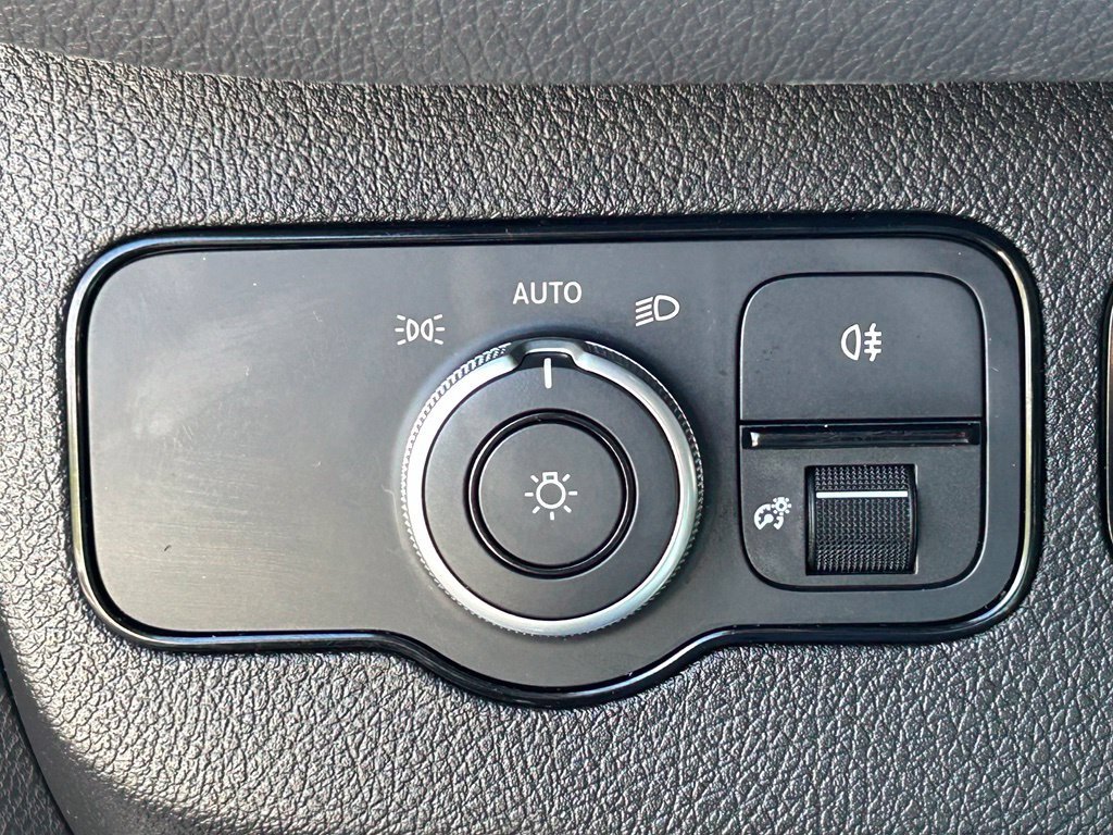 Used 2025 Mercedes-Benz Sprinter 2500 image 24