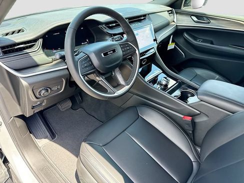 New 2026 Jeep Grand Cherokee L Limited AWD/4WD image 7