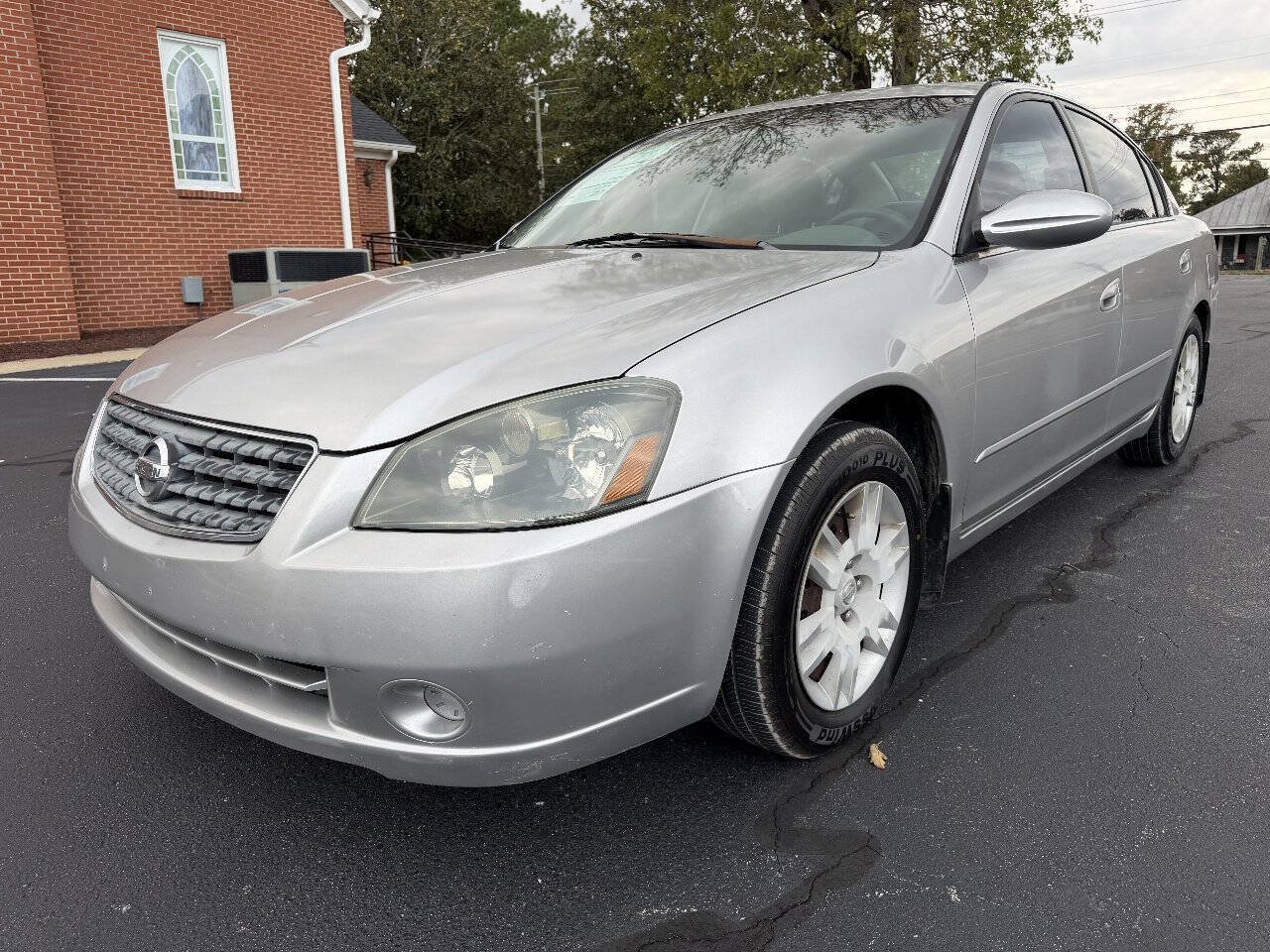Used 2005 Nissan Altima 2.5 S w/ (S02) Side Airbags Pkg FWD image 2