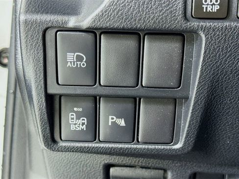 Used 2017 Lexus IS 200t w/ Navigation System Package image 20