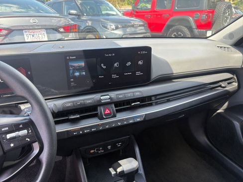 Used 2025 Kia K4 LXS FWD image 17