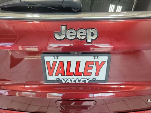 Used 2022 Jeep Compass Limited image 11