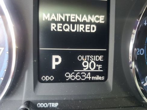 Used 2018 Toyota Corolla LE image 13