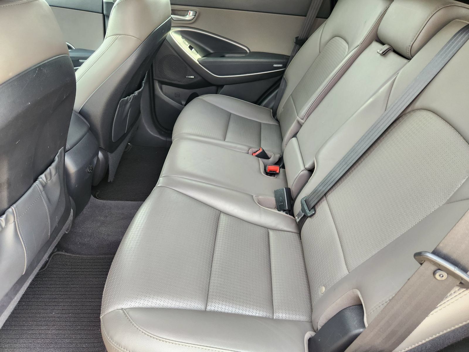 Used 2015 Hyundai Santa Fe Sport w/ Option Group 04 FWD image 32